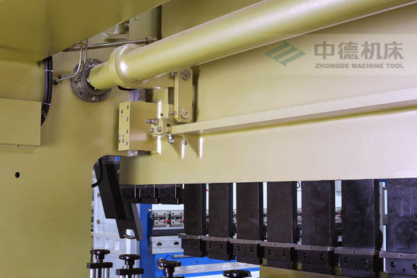 ZDPK-10032配有中德公司最新型扭軸同步裝置，強度高，能調節(jié)，專利技術